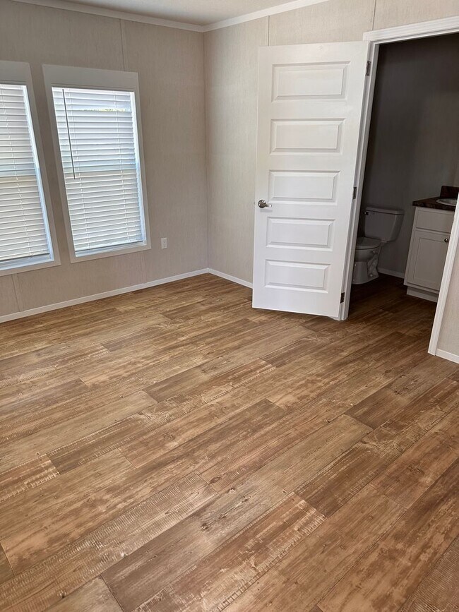 Foto del edificio - BRAND NEW-3 Bedroom / 2 Bath-MOVE-IN SPECIAL - 1 MONTH FREE