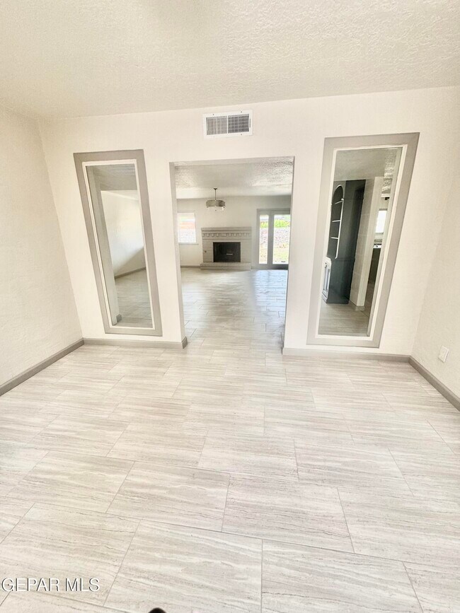 Building Photo - 508 Trails End Ct