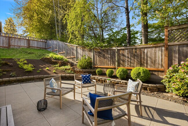 Foto del edificio - 756 NE Brookcliff Ln