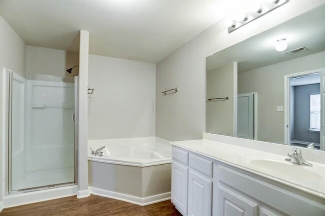 Building Photo - 4210 Medina River Loop