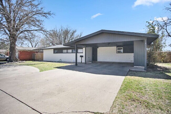 Foto del edificio - Remodeled 4-Bedroom for August 2026 Move in