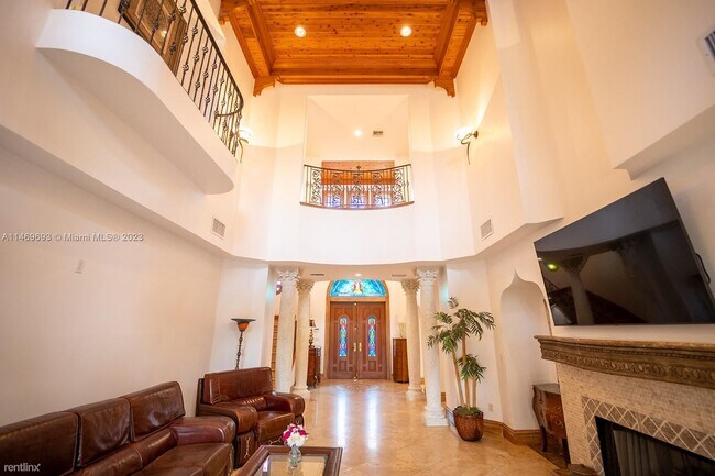 Building Photo - 6 br, 6.5 bath House - 1251 SE 14th St