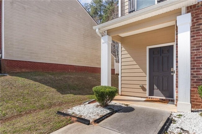 Building Photo - 2488 Piering Dr