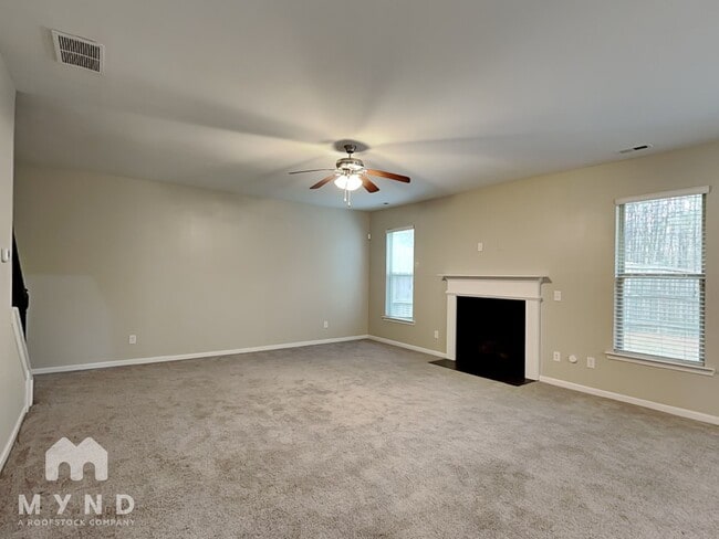 Building Photo - 2455 Quincy Loop