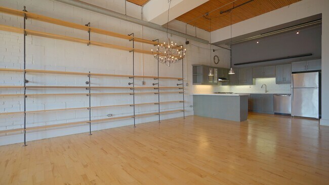 Photo du bâtiment - 426-426 Queen St E