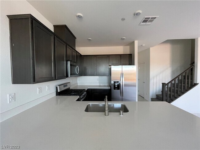 Foto del edificio - 508 Ylang Pl