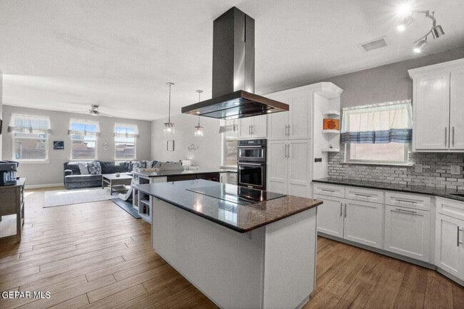 Foto del edificio - 11032 Bullseye St