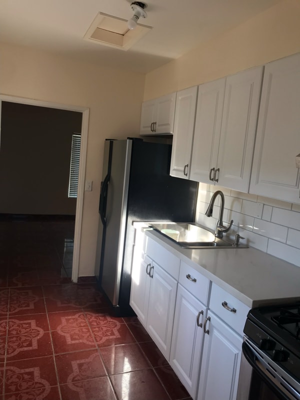 Foto del edificio - 3115 Clay Ave