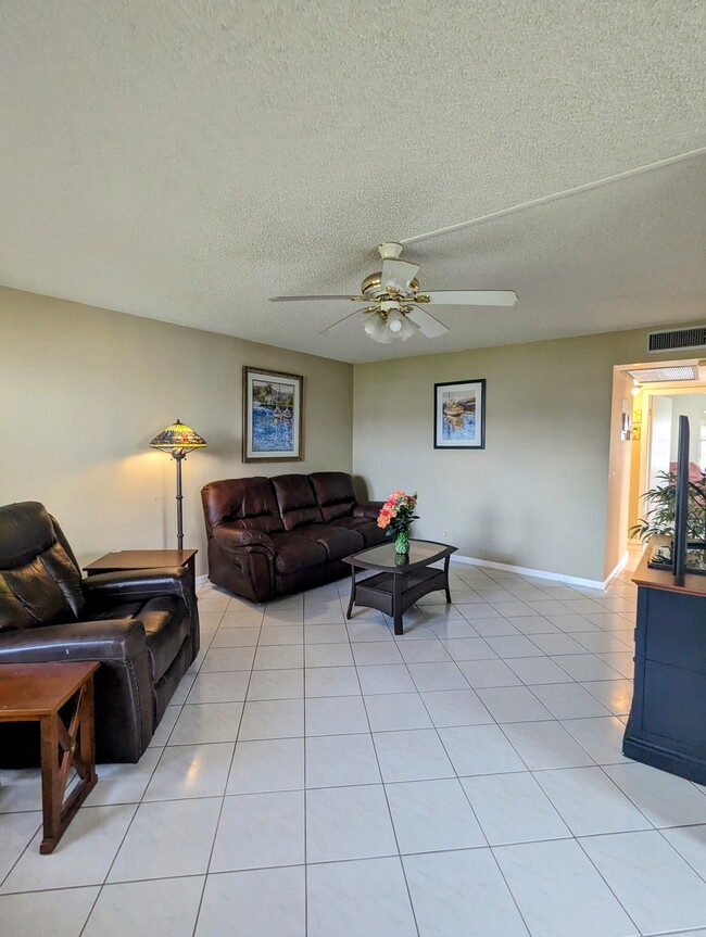 105 Chatham E Unit 105 Chatham E, West Palm Beach, FL 33417 Condo for