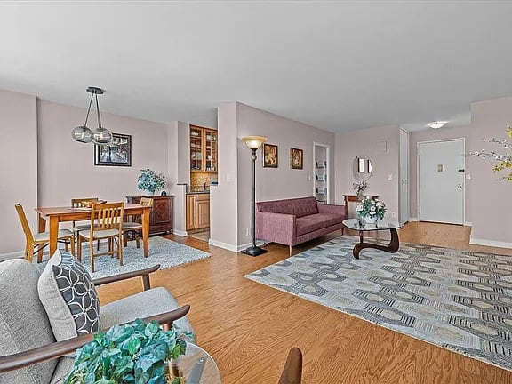 Building Photo - 555 Kappock St