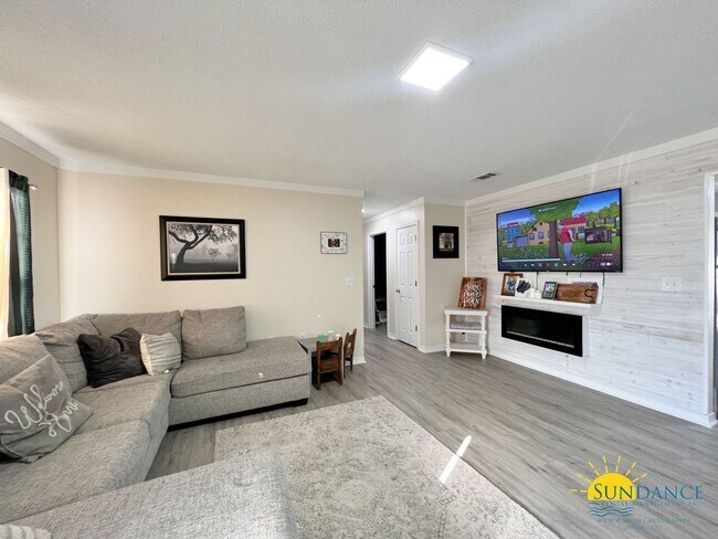 Foto del edificio - Custom upgrades in this beautiful Crestview home!