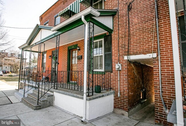 Building Photo - 122 Fowler Ave