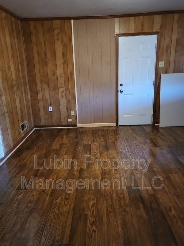 Building Photo - 2777 Ridgeview Rd