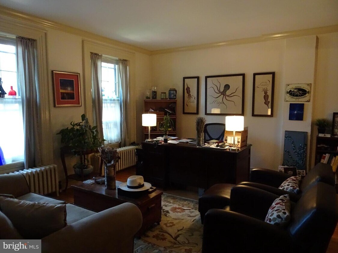 Primary Photo - 411 Delaware St