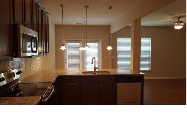 Kitchen - 1606 Brookmere Way