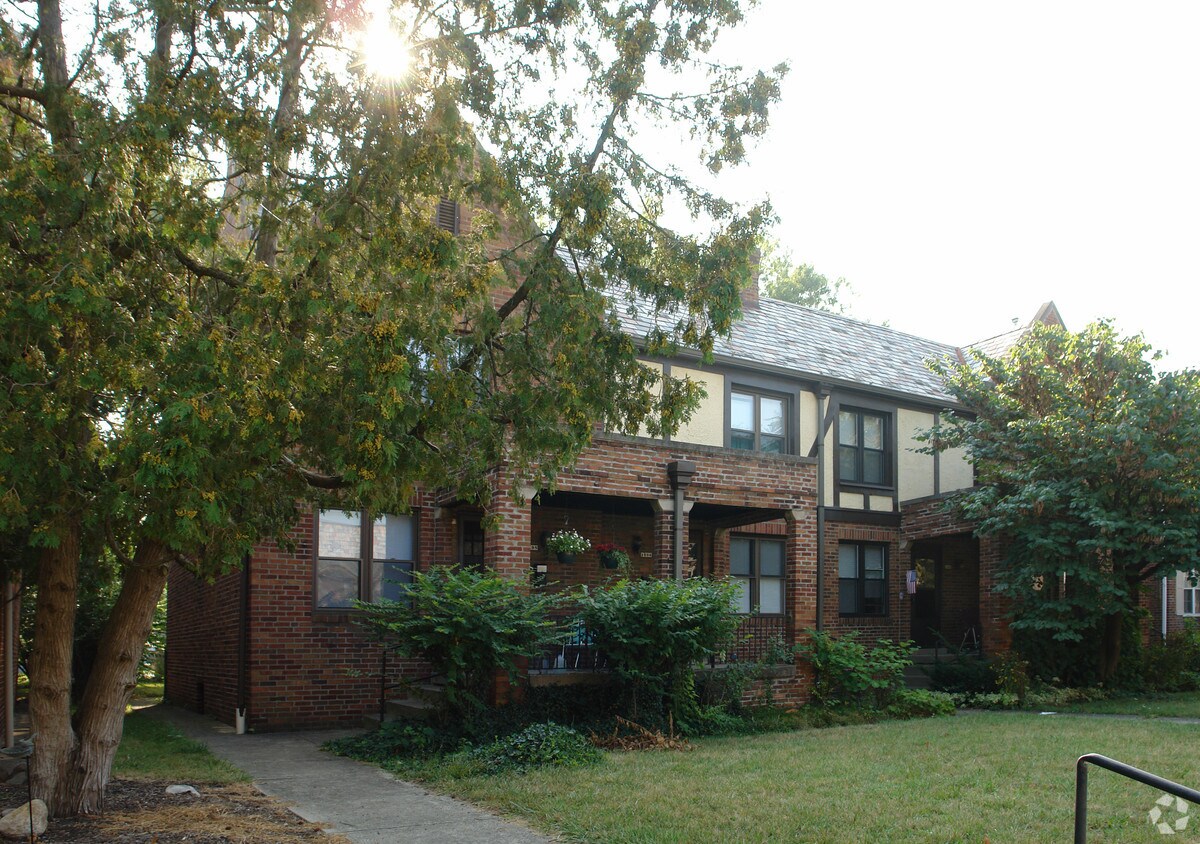 Foto del edificio - 1692-1698 Wyandotte Rd