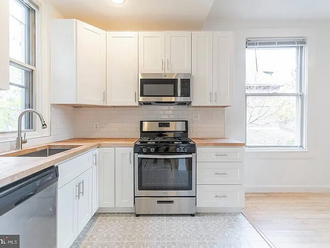 Photo - 4814 Chester Ave Apartment