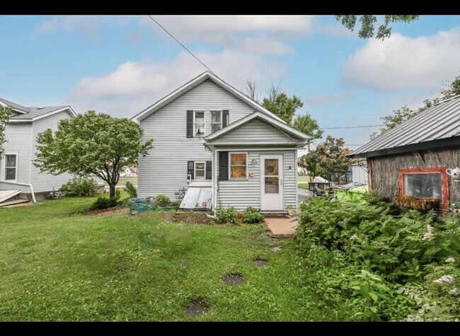 Rear Entrance - 105 South St
