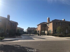 Building Photo - 1672 E Harvard Pl