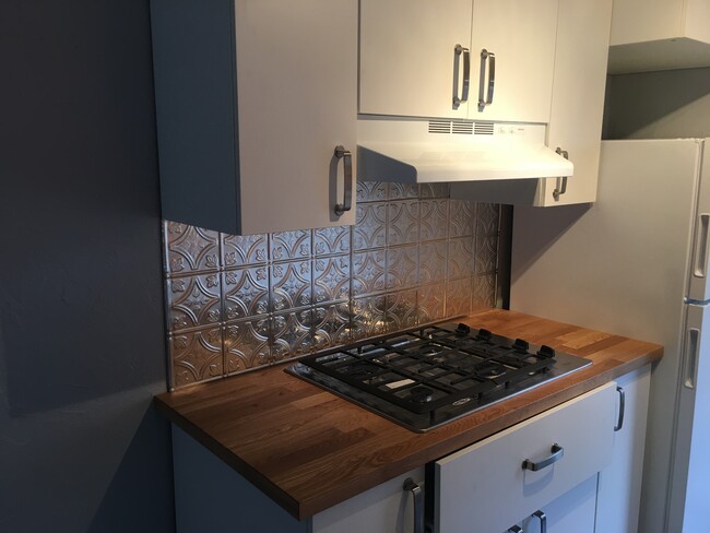 Newly remodeled kitchen - 918 South Westnedge Ave