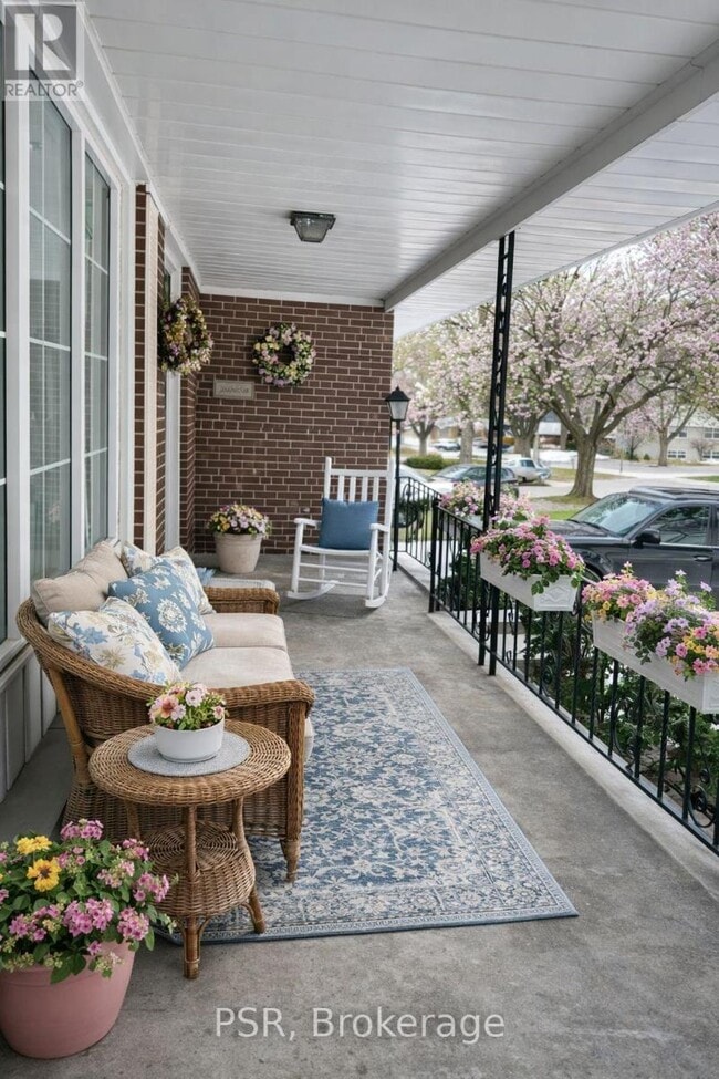 Photo du bâtiment - 56 Ashmount Crescent