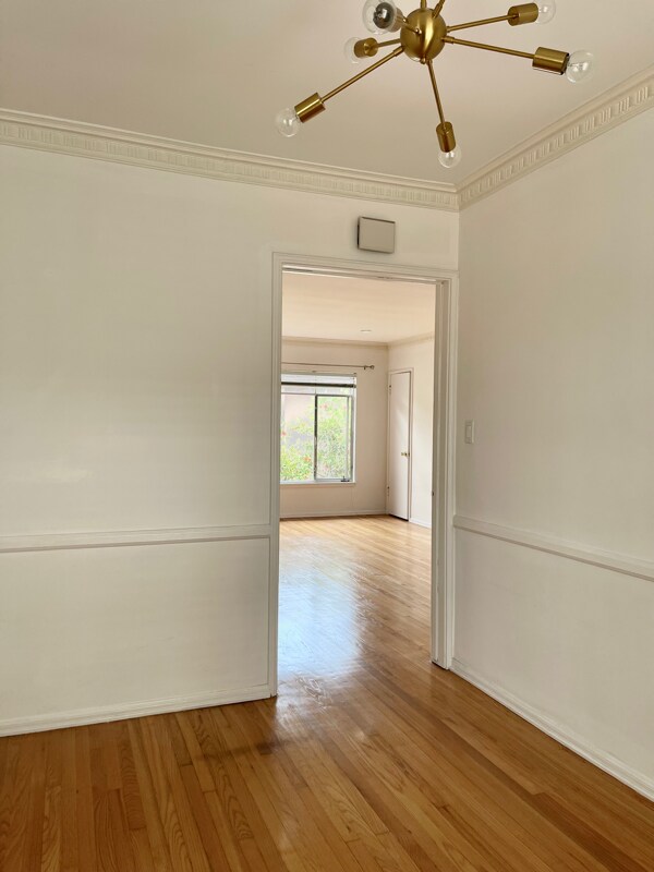 Foto del edificio - 1359 S Burnside Ave
