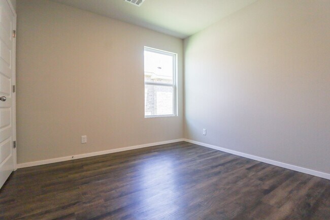 Building Photo - Beautiful New Construction Home! 4 Bed 2 B...
