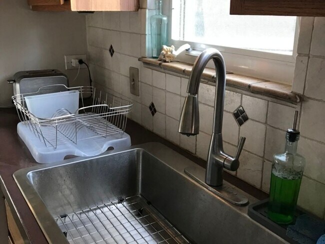 Foto del edificio - 2 Bedroom Brick Bungalow in Denver