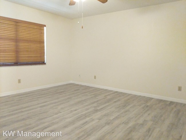 Building Photo - 3 br, 2 bath House - 4550 NE 24th Court