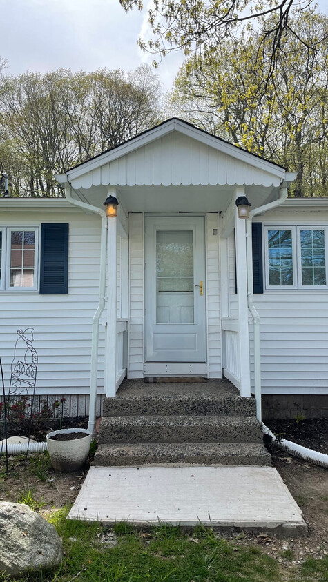 Foto principal - 126 Fall Mountain Lake Rd