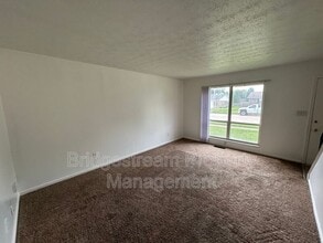 Building Photo - 971 Taylorsview Dr
