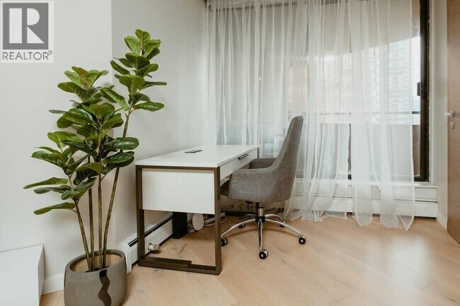 Photo du bâtiment - 1455 Robson St