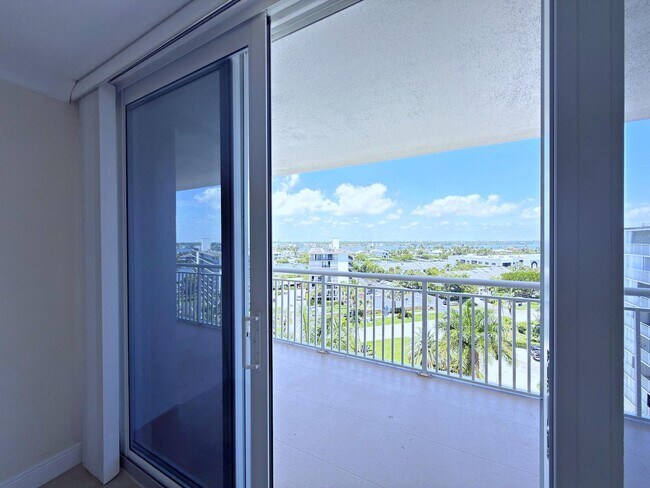 Foto del edificio - 3546 S Ocean Blvd