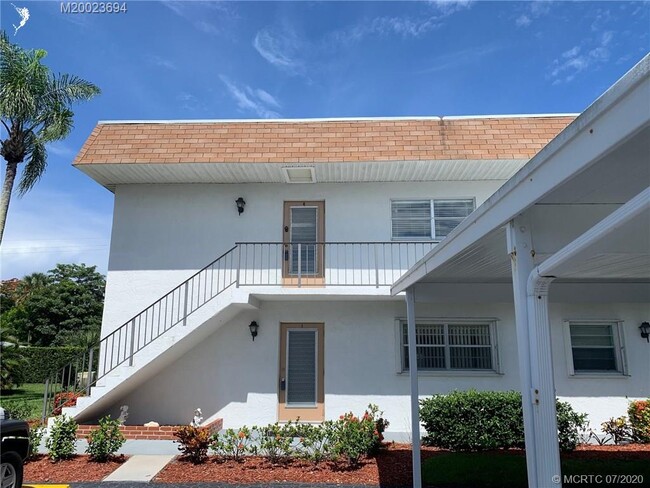 Building Photo - 2950 SE Ocean Blvd