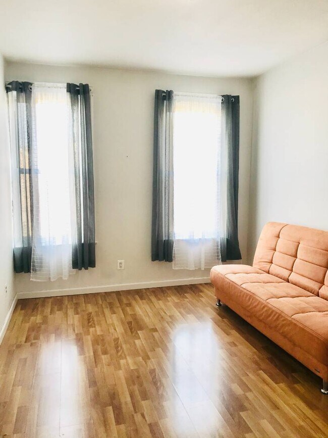Foto del edificio - 70-31 71st St