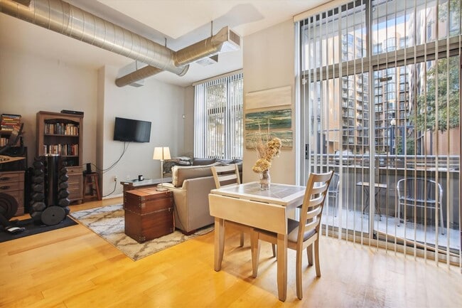 Incredible 1BR/1BA Condo Blocks from the Metro Vibrant Mount Vernon Triangle! - Incredible 1BR/1BA Condo Blocks from the Metro Vibrant Mount Vernon Triangle!