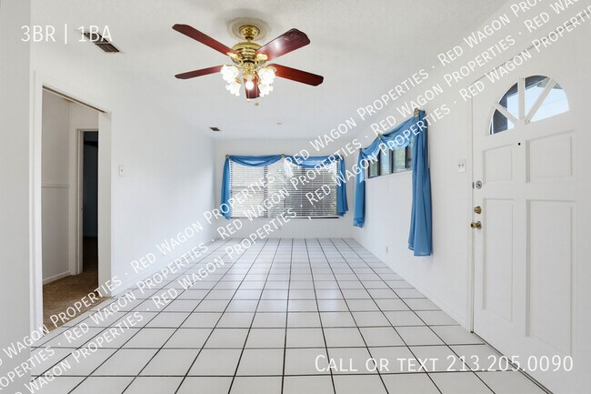 Foto del edificio - 271 Wayside Dr