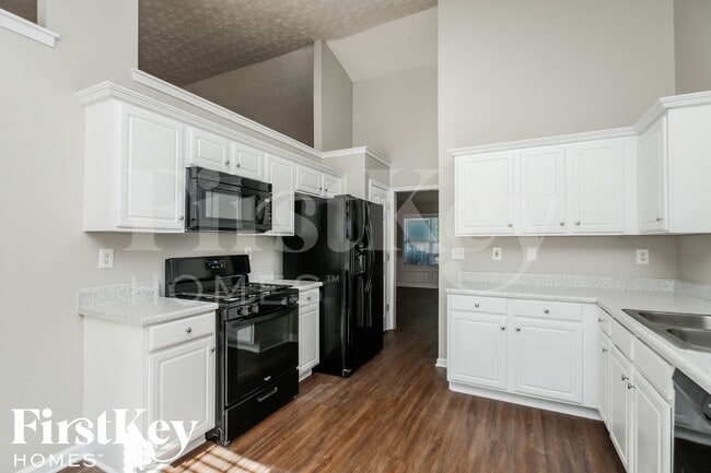 Building Photo - 90 Avonlea Dr