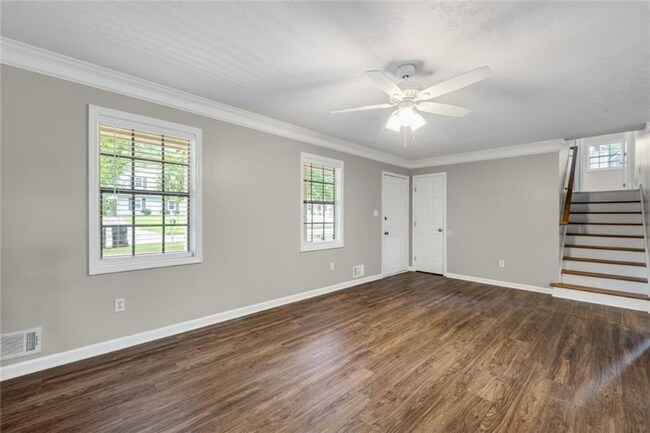 Building Photo - 1347 Fairridge Cir SW