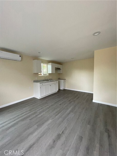 Building Photo - 45124 Redwood Ave