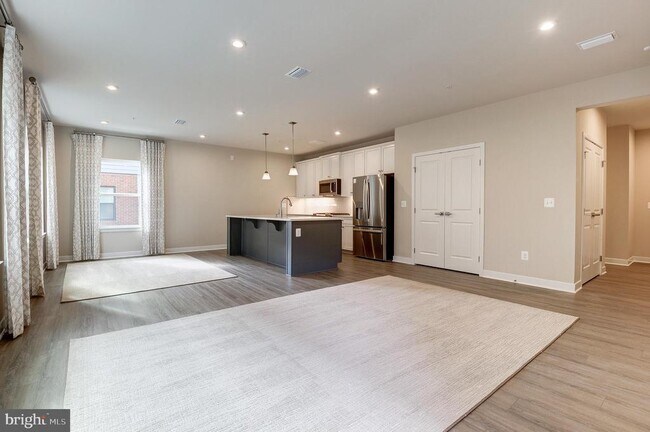 Foto del edificio - 4395 Peach Lily Ln