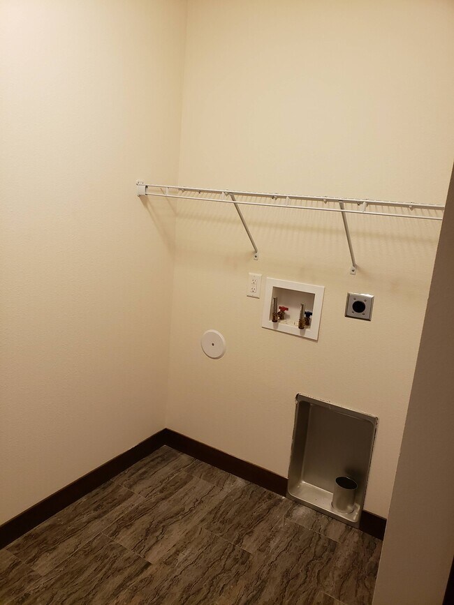 Foto del edificio - 4955 Bluebell Ct