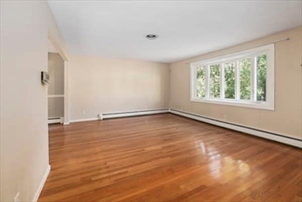 Photo - 11A Centre Ln House