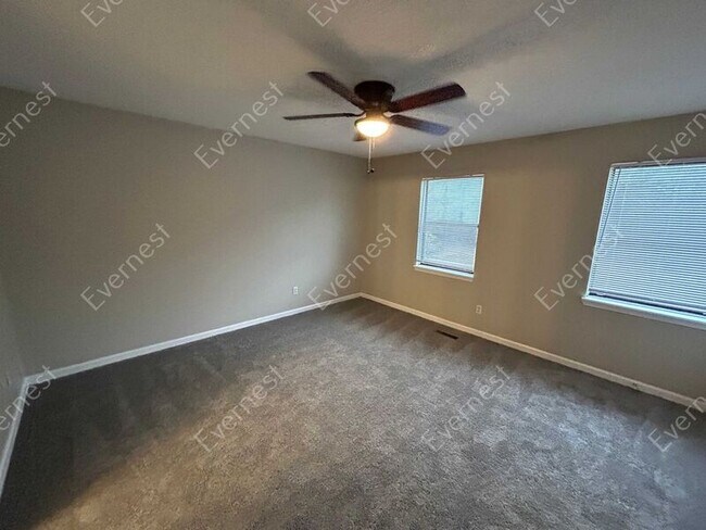 Building Photo - 2463 Hampstead Dr