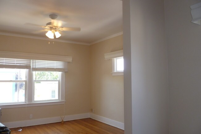 Sala de estar - 1012 Marin St