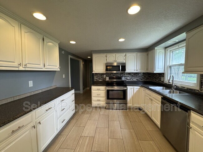 Building Photo - 7021 Omaha Ct