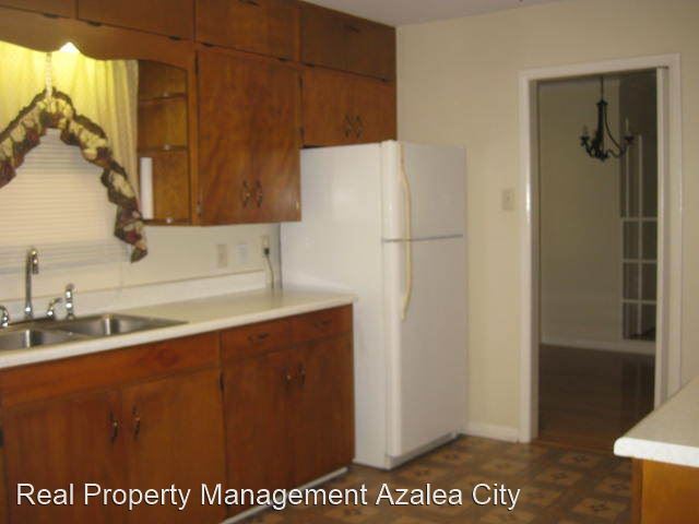 Building Photo - 3 br, 1.5 bath House - 5613 Overlook Rd