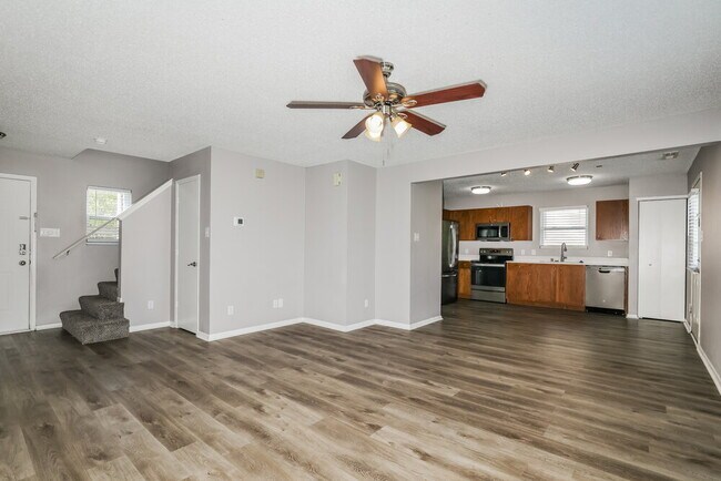 Foto del edificio - 708 Adagio Dr