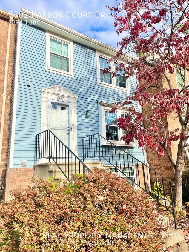 Foto principal - 3 BEDROOM TOWNHOME WITH SPA-LIKE PRIMARY S...