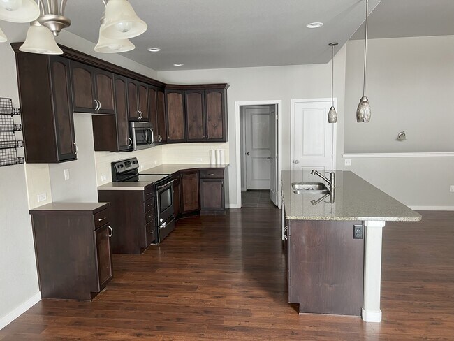 Foto del edificio - 3211 Laguna Ct